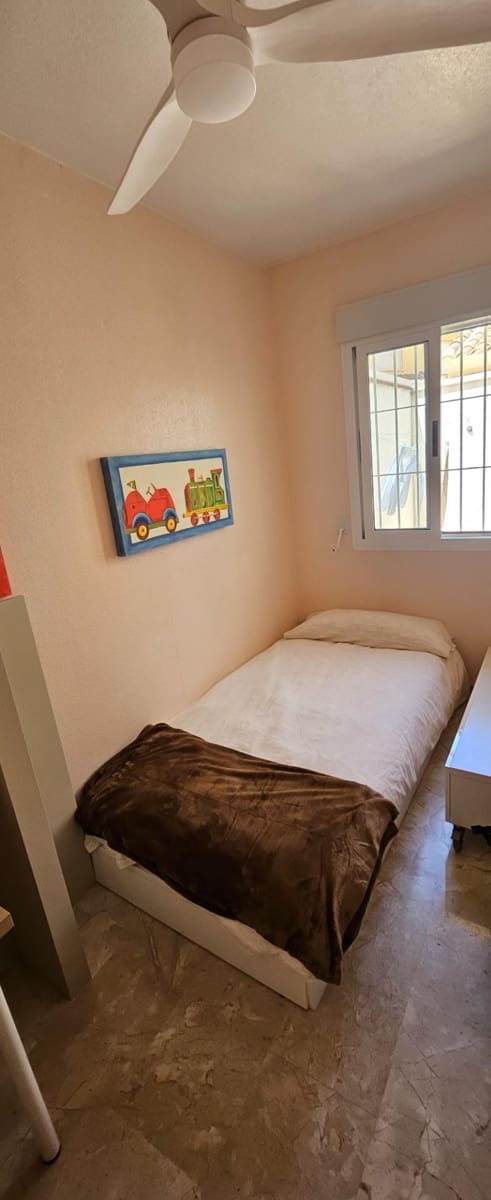 3 makuuhuone Rivitalo myytävänä paikassa Los Alcazares mukana 
autotalli - 298 000 € (Ref: 9637621)