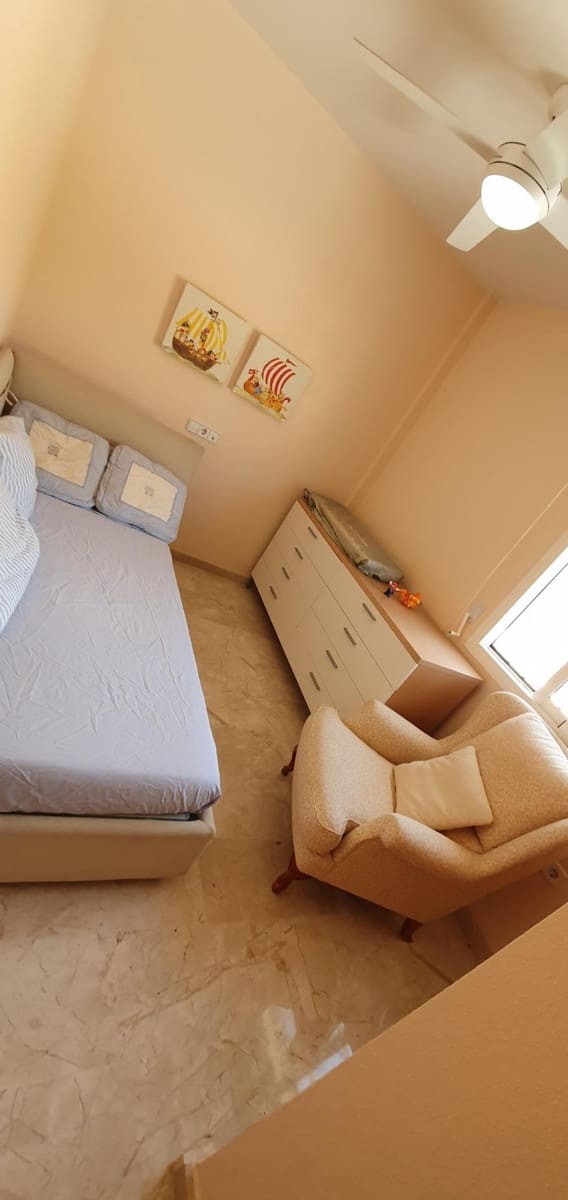 3 makuuhuone Rivitalo myytävänä paikassa Los Alcazares mukana 
autotalli - 298 000 € (Ref: 9637621)