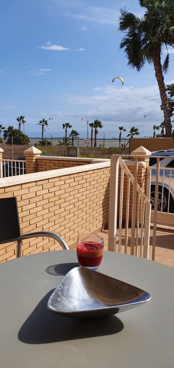 3 makuuhuone Rivitalo myytävänä paikassa Los Alcazares mukana 
autotalli - 298 000 € (Ref: 9637621)