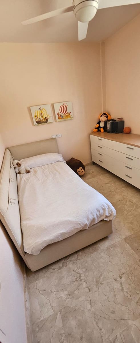 3 makuuhuone Rivitalo myytävänä paikassa Los Alcazares mukana 
autotalli - 298 000 € (Ref: 9637621)