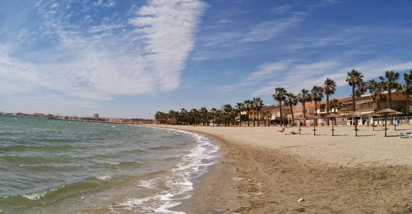 3 makuuhuone Rivitalo myytävänä paikassa Los Alcazares mukana 
autotalli - 298 000 € (Ref: 9637621)