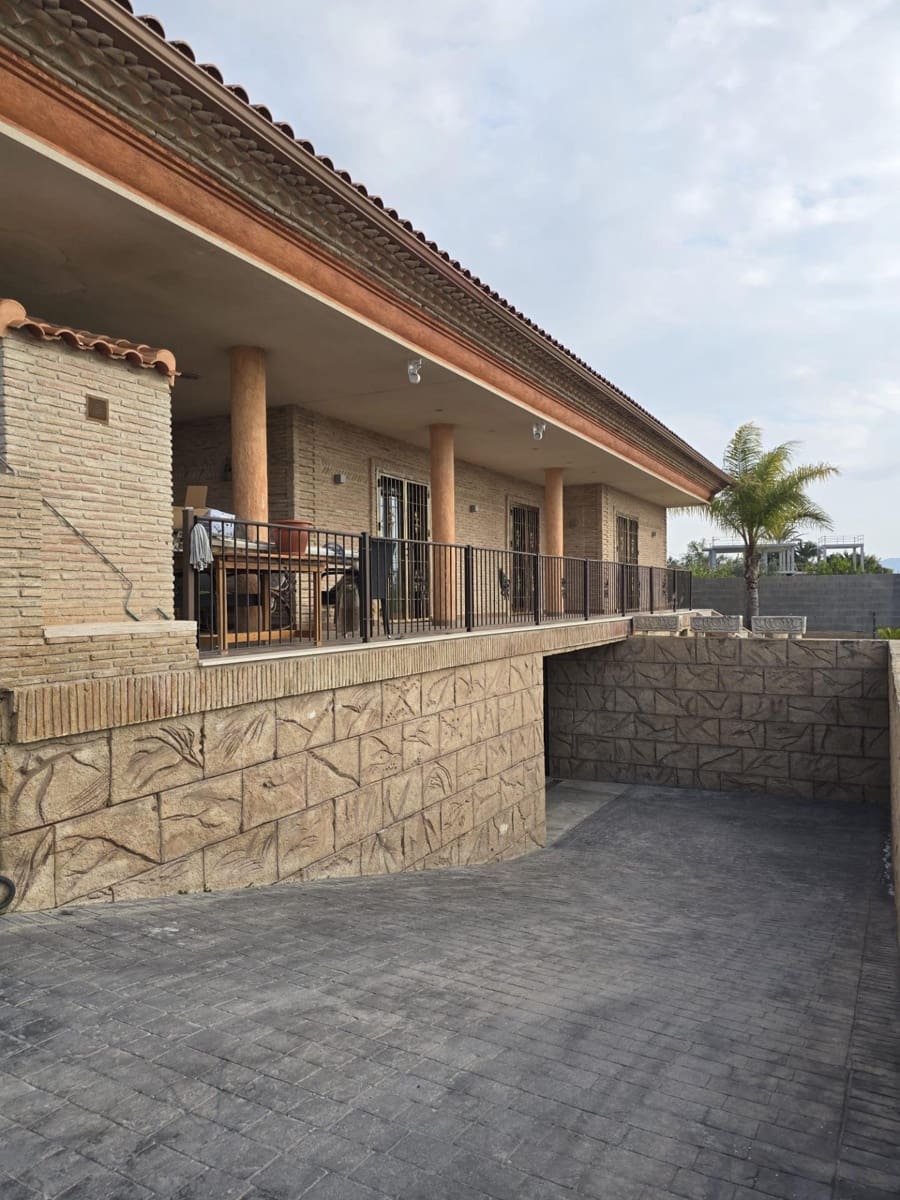 Chalet de 4 habitaciones en El Raal en venta con garaje - 400.000 € (Ref: 9721718)