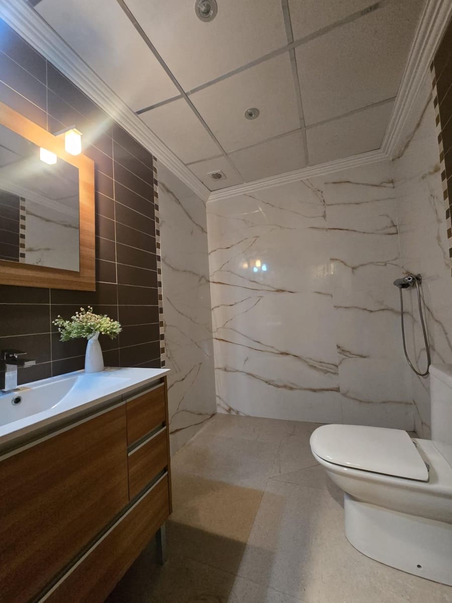 Chalet de 4 habitaciones en El Raal en venta con garaje - 400.000 € (Ref: 9721718)