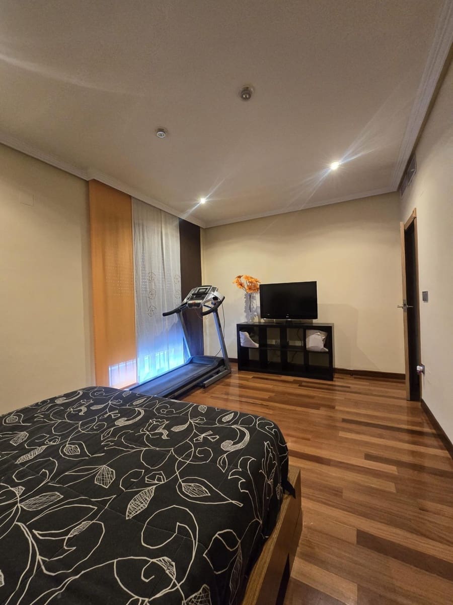 Chalet de 4 habitaciones en El Raal en venta con garaje - 400.000 € (Ref: 9721718)