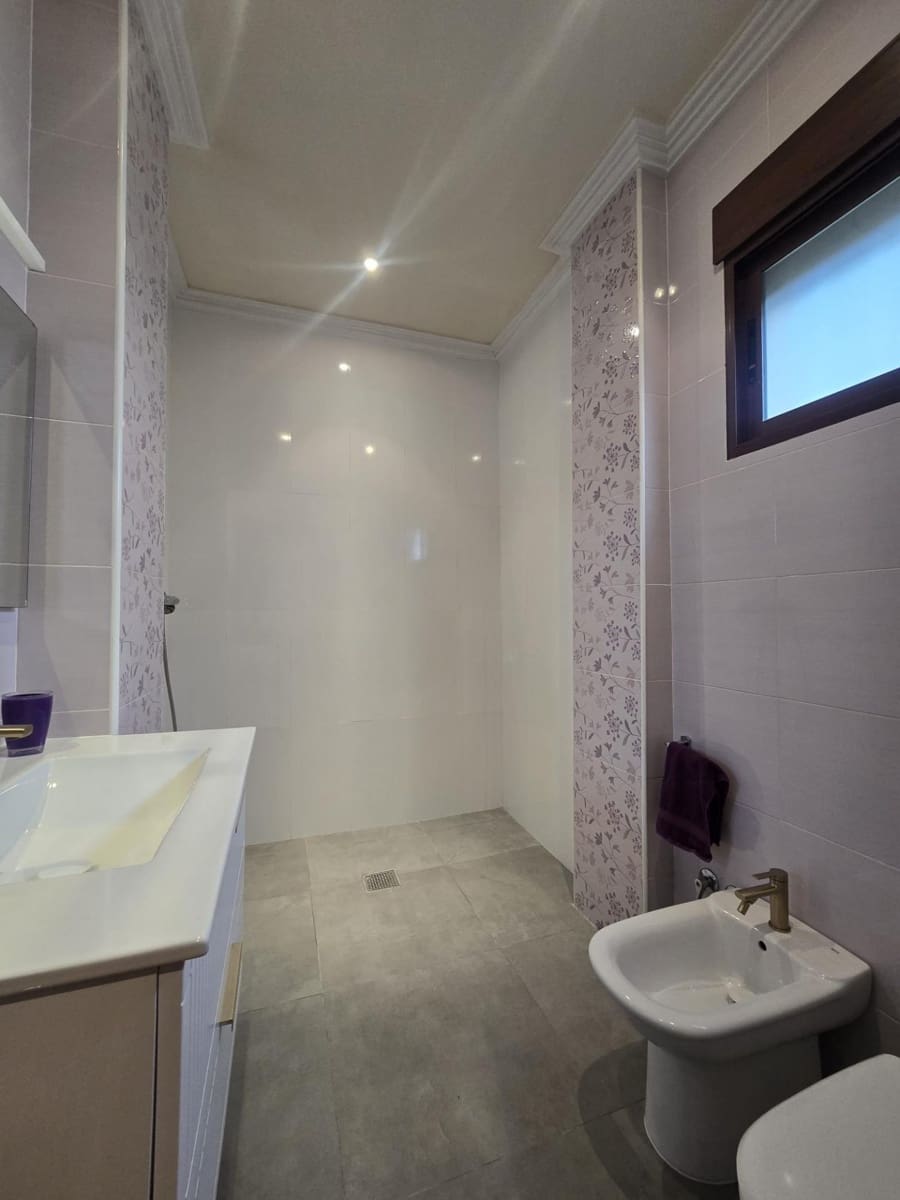 Chalet de 4 habitaciones en El Raal en venta con garaje - 400.000 € (Ref: 9721718)