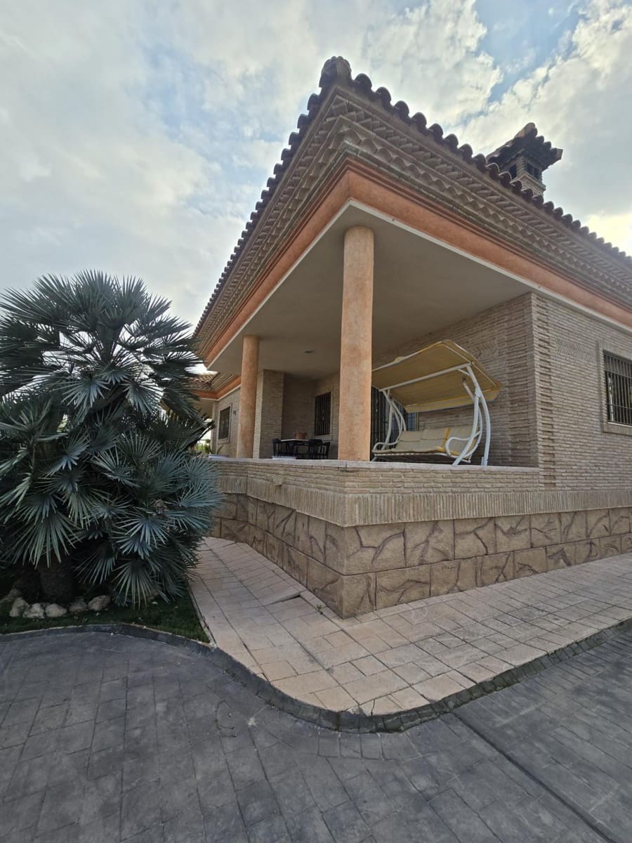 Chalet de 4 habitaciones en El Raal en venta con garaje - 400.000 € (Ref: 9721718)