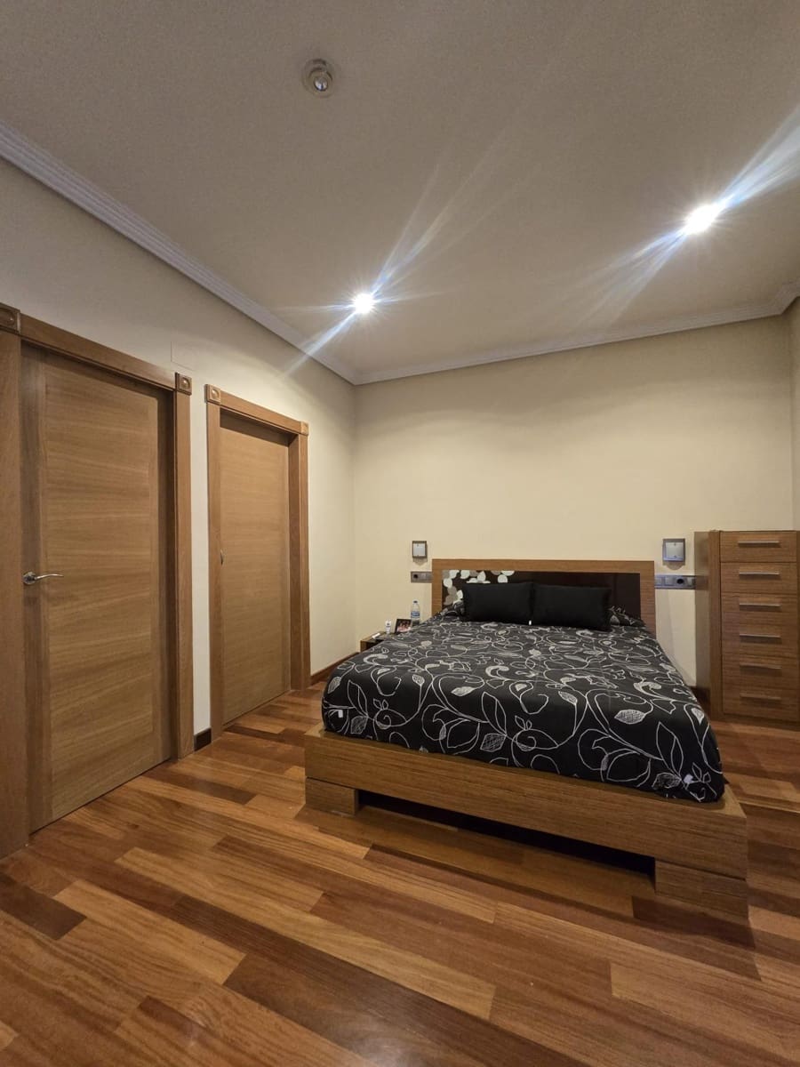 Chalet de 4 habitaciones en El Raal en venta con garaje - 400.000 € (Ref: 9721718)