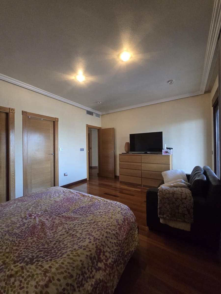 Chalet de 4 habitaciones en El Raal en venta con garaje - 400.000 € (Ref: 9721718)