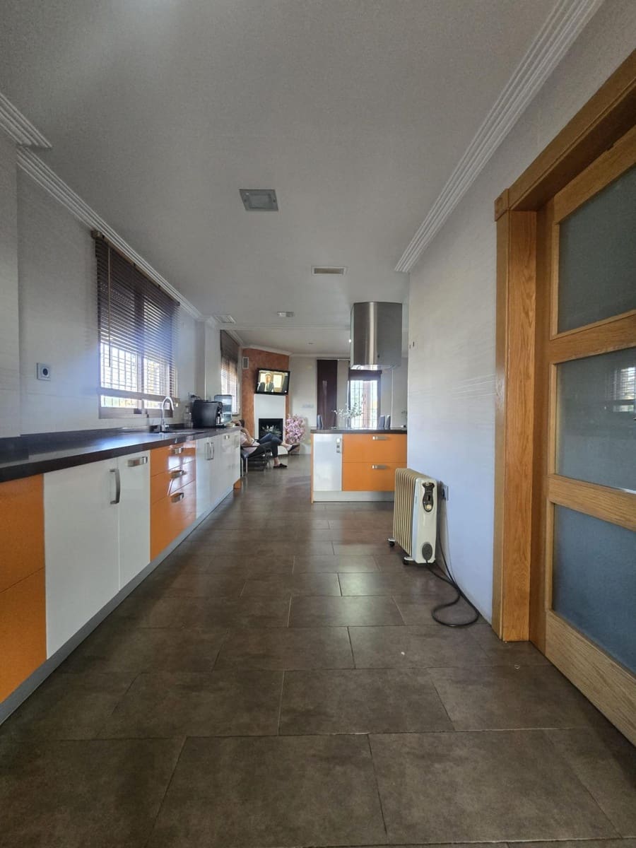 Chalet de 4 habitaciones en El Raal en venta con garaje - 400.000 € (Ref: 9721718)