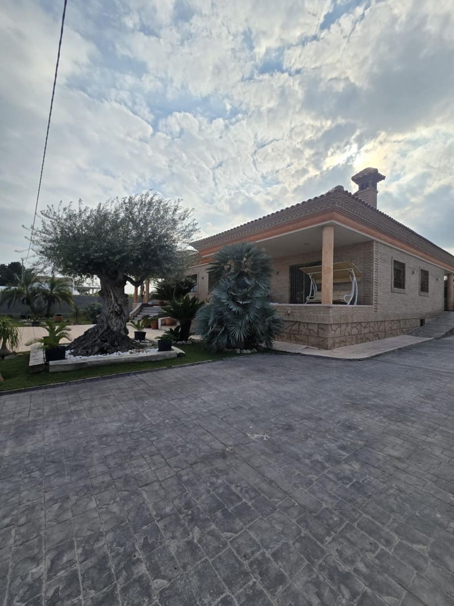 Chalet de 4 habitaciones en El Raal en venta con garaje - 400.000 € (Ref: 9721718)