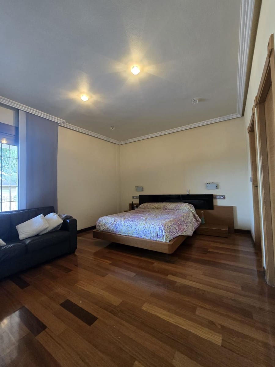 Chalet de 4 habitaciones en El Raal en venta con garaje - 400.000 € (Ref: 9721718)