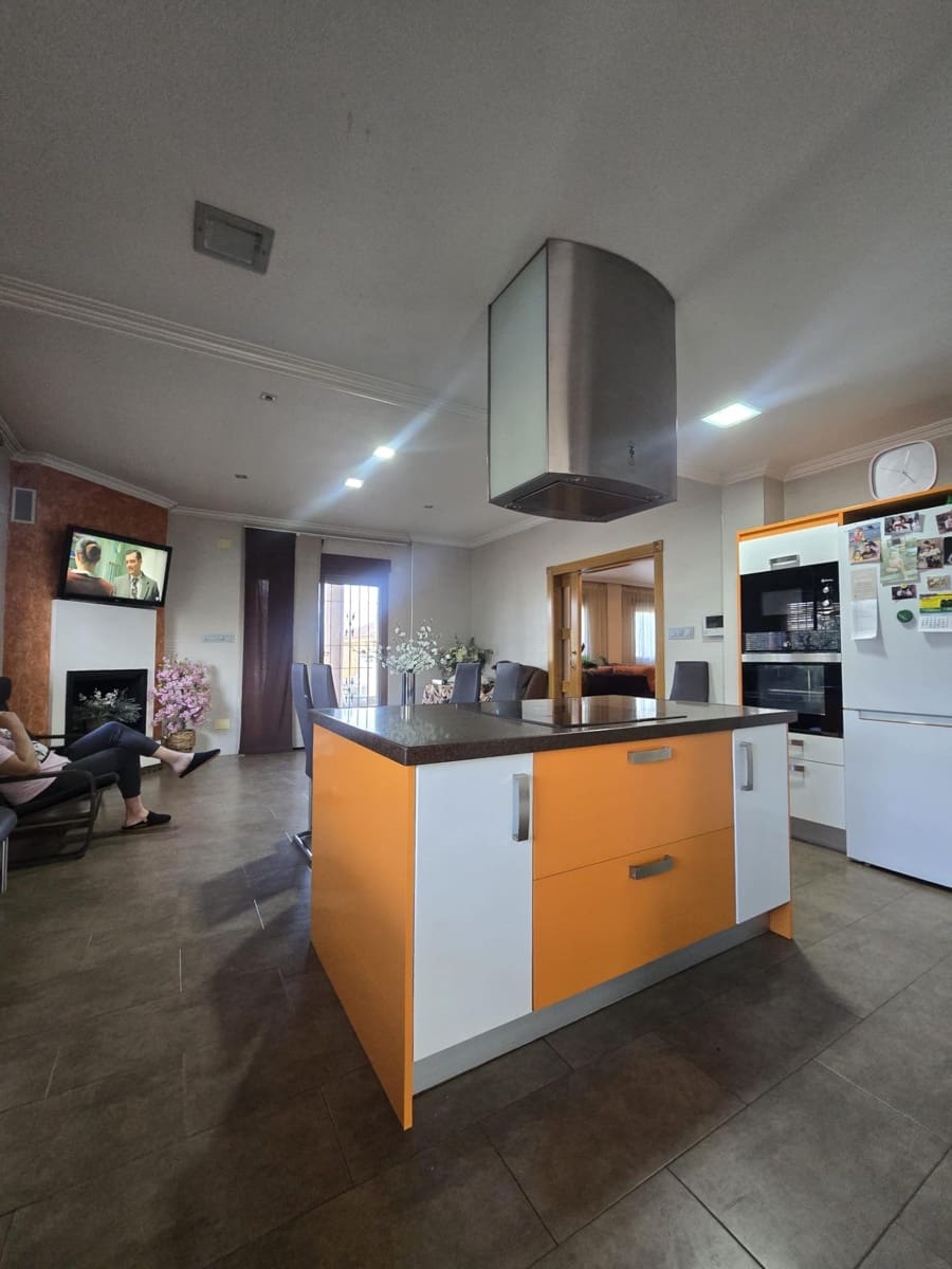 Chalet de 4 habitaciones en El Raal en venta con garaje - 400.000 € (Ref: 9721718)