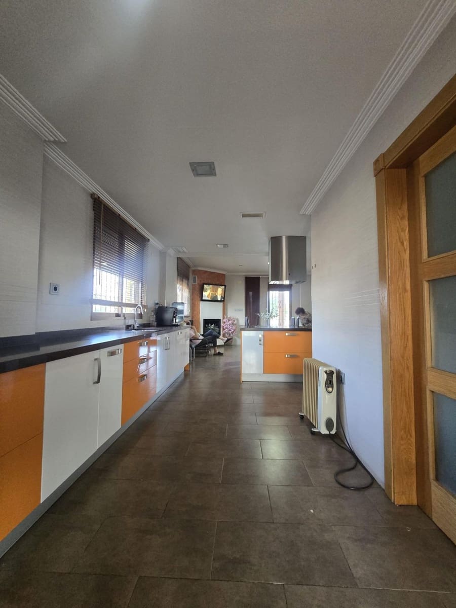 Chalet de 4 habitaciones en El Raal en venta con garaje - 400.000 € (Ref: 9721718)