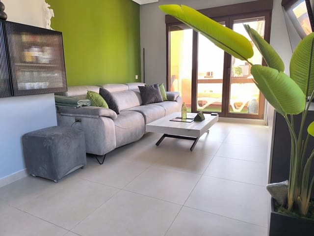 1 soverom Penthouse til salgs i Los Alcázares med svømmebasseng garasje - € 199 000 (Ref: 9755697)