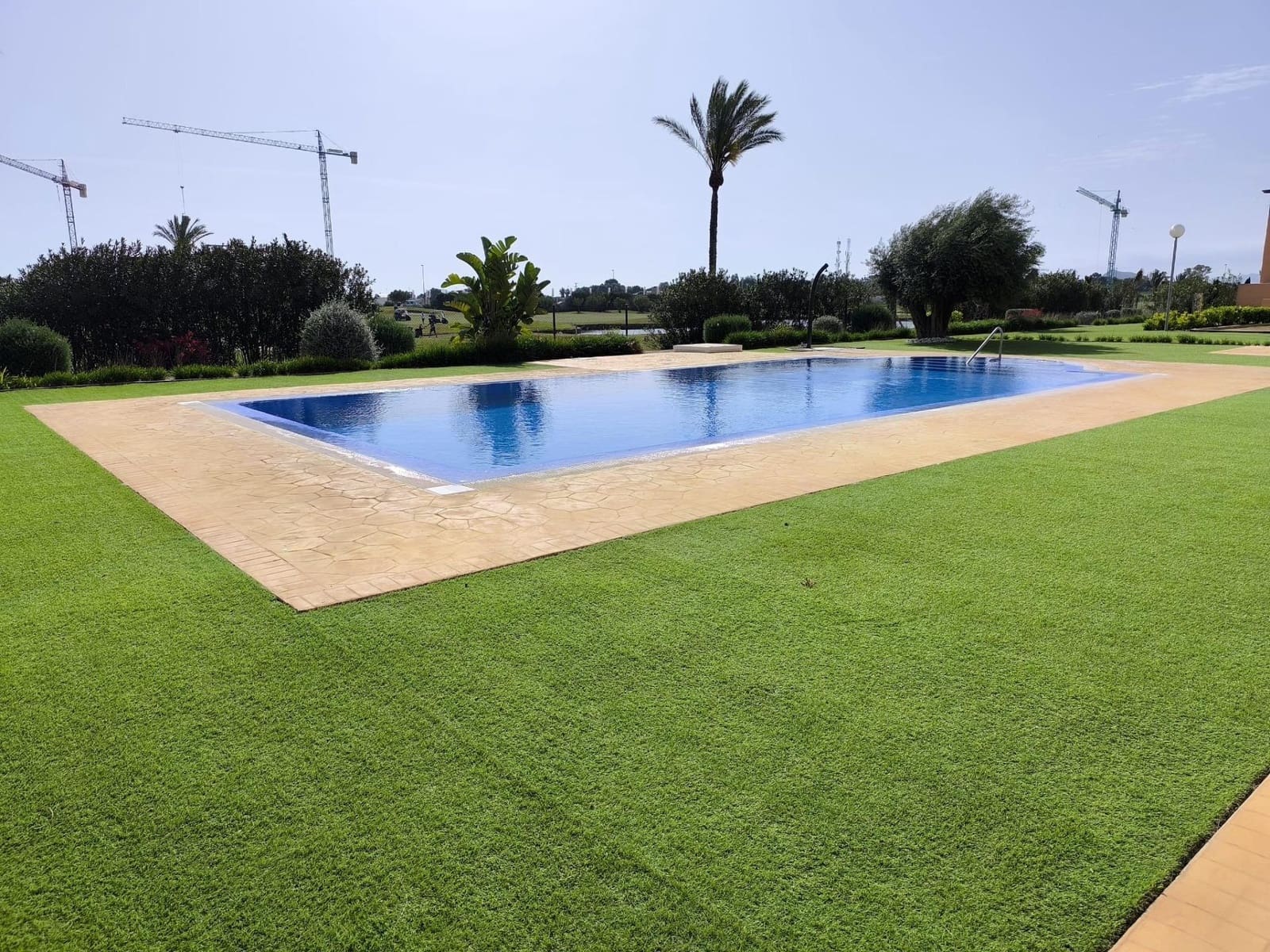 1 soverom Penthouse til salgs i Los Alcazares med svømmebasseng garasje - € 199 000 (Ref: 9755697)