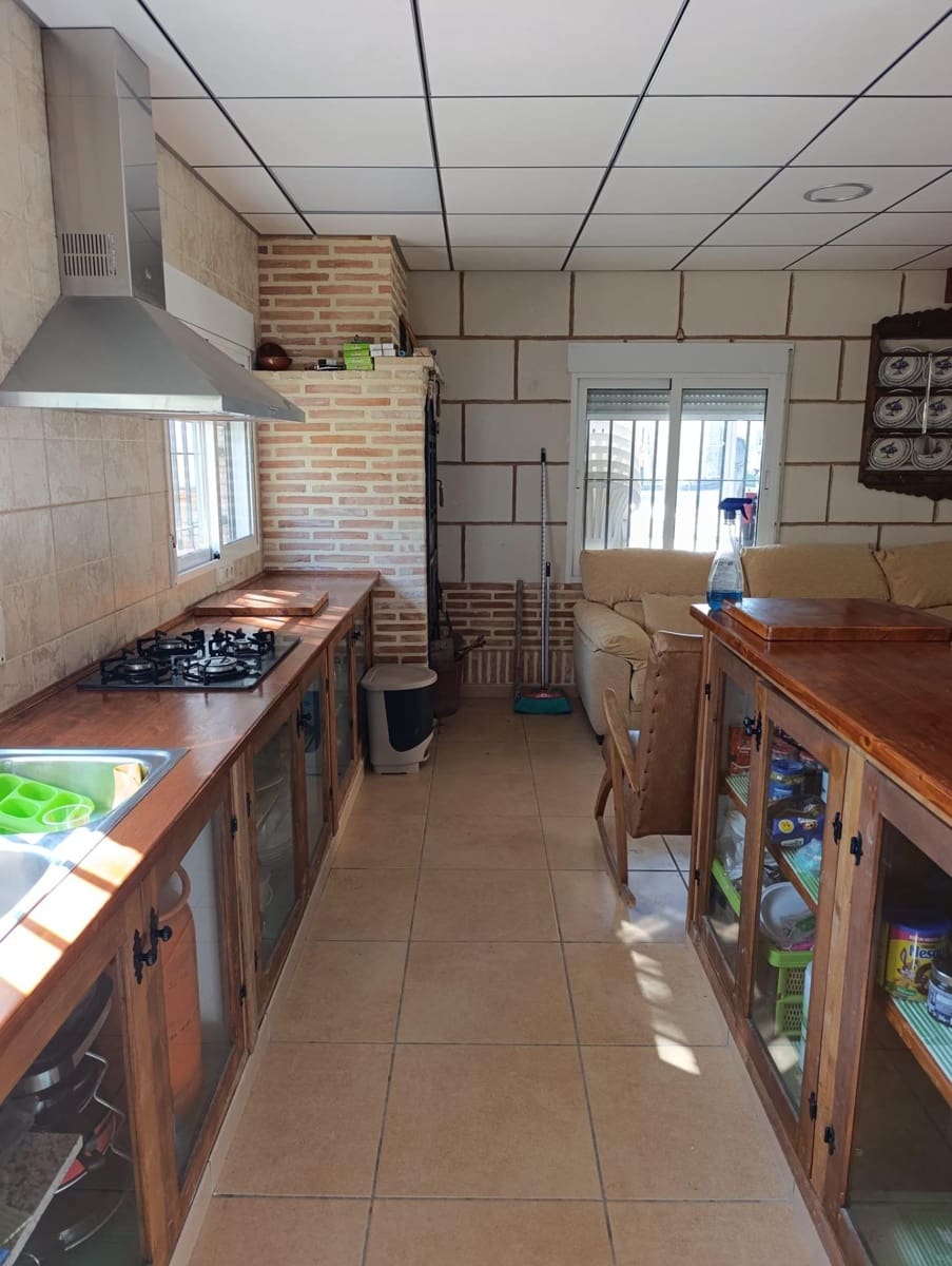 5 bedroom Finca/Country House for sale in La Matanza with pool - € 200,000 (Ref: 9778156)