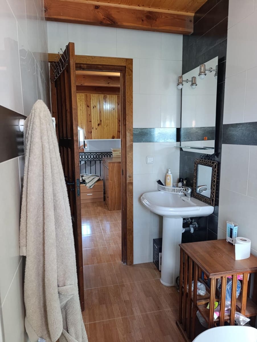 5 bedroom Finca/Country House for sale in La Matanza with pool - € 200,000 (Ref: 9778156)