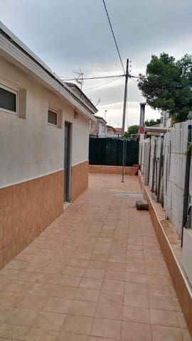 4 bedroom Bungalow for sale in Los Alcázares with garage - € 290,000 (Ref: 9806495)