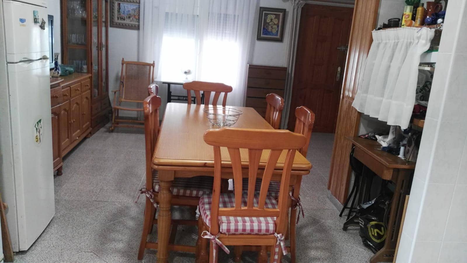 4 bedroom Bungalow for sale in Los Alcazares with garage - € 290,000 (Ref: 9806495)