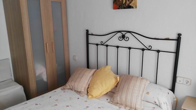 4 bedroom Bungalow for sale in Los Alcázares with garage - € 290,000 (Ref: 9806495)