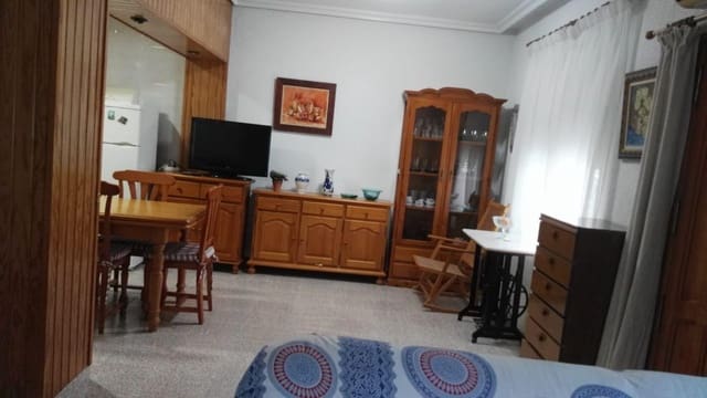 4 bedroom Bungalow for sale in Los Alcázares with garage - € 290,000 (Ref: 9806495)