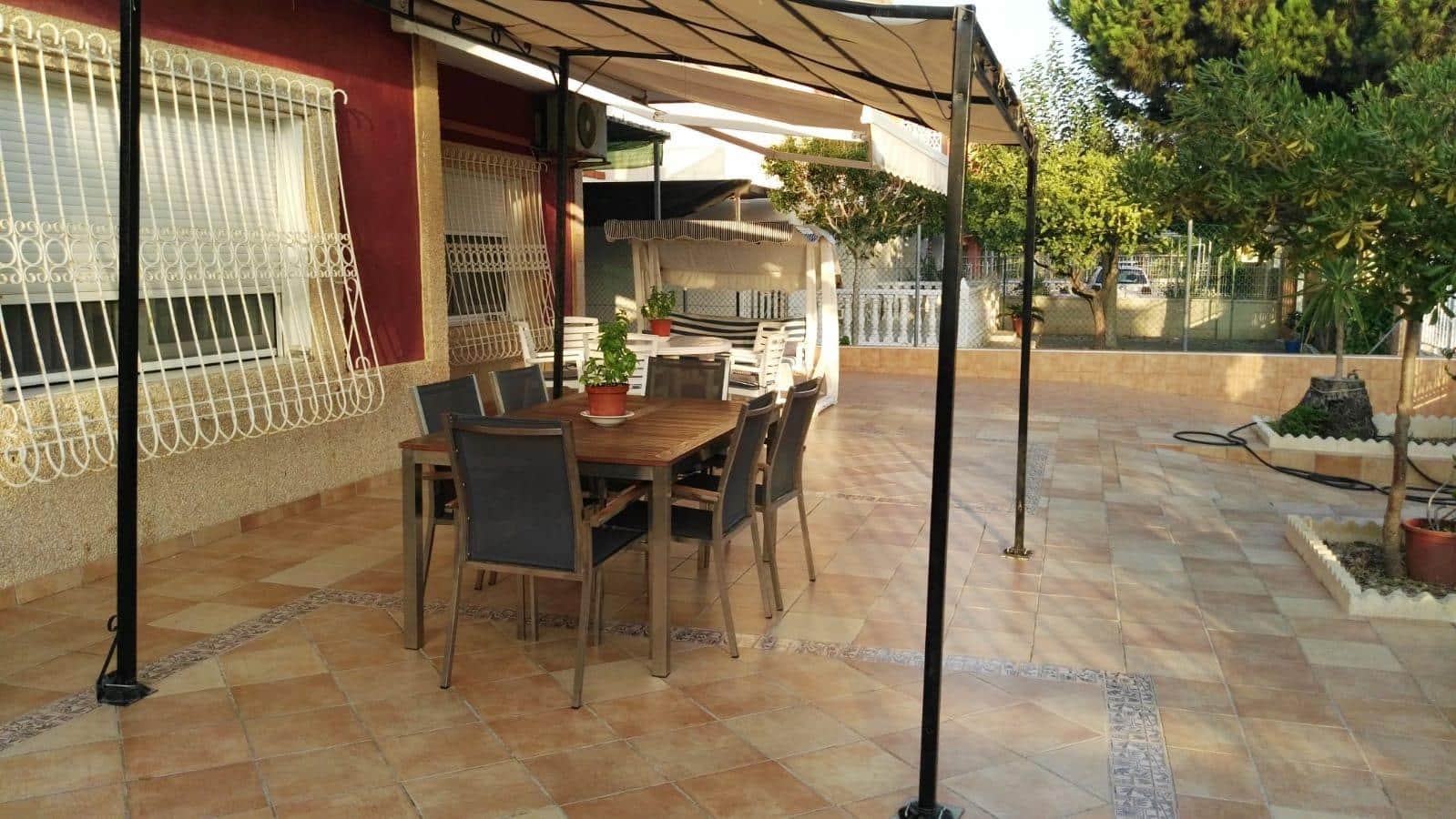 4 bedroom Bungalow for sale in Los Alcazares with garage - € 290,000 (Ref: 9806495)