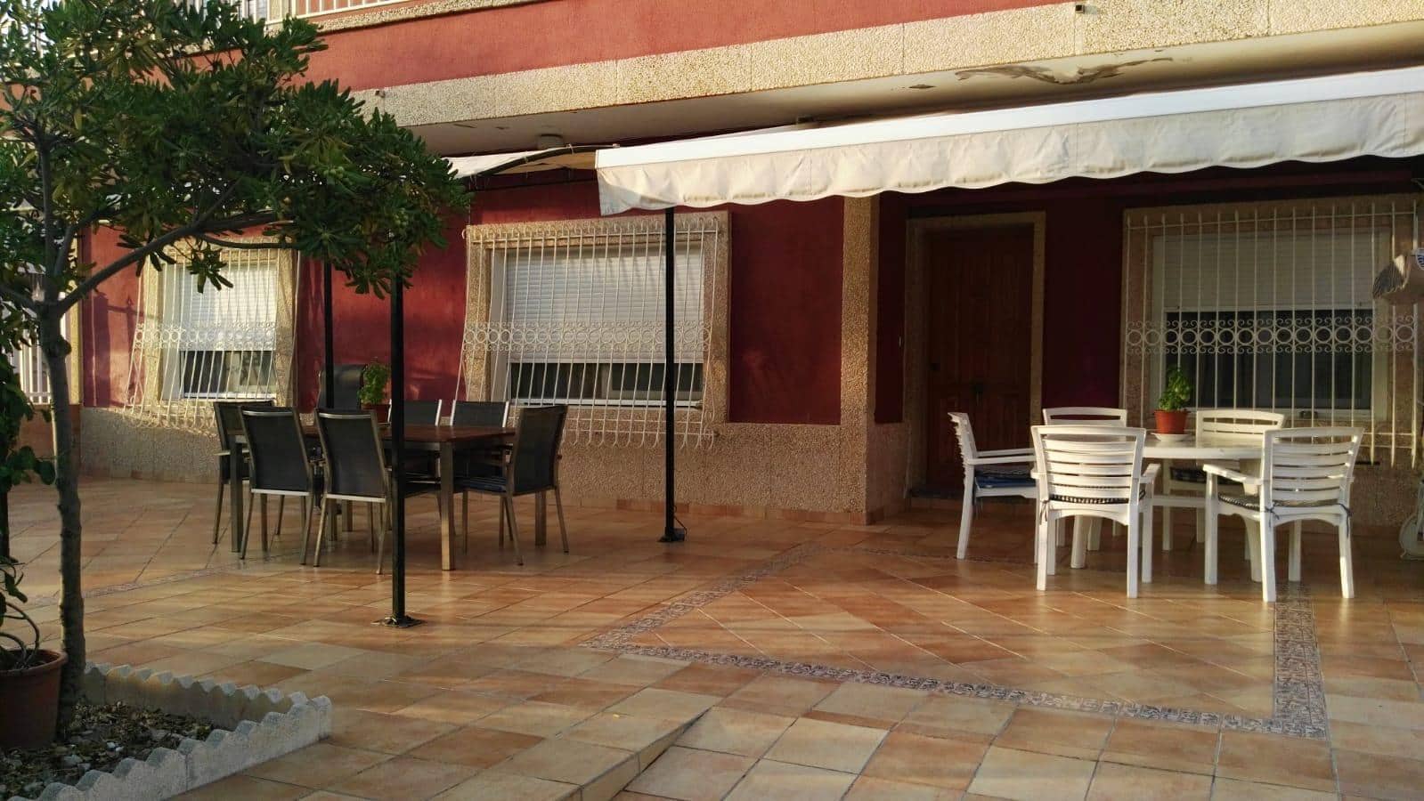 4 bedroom Bungalow for sale in Los Alcazares with garage - € 290,000 (Ref: 9806495)