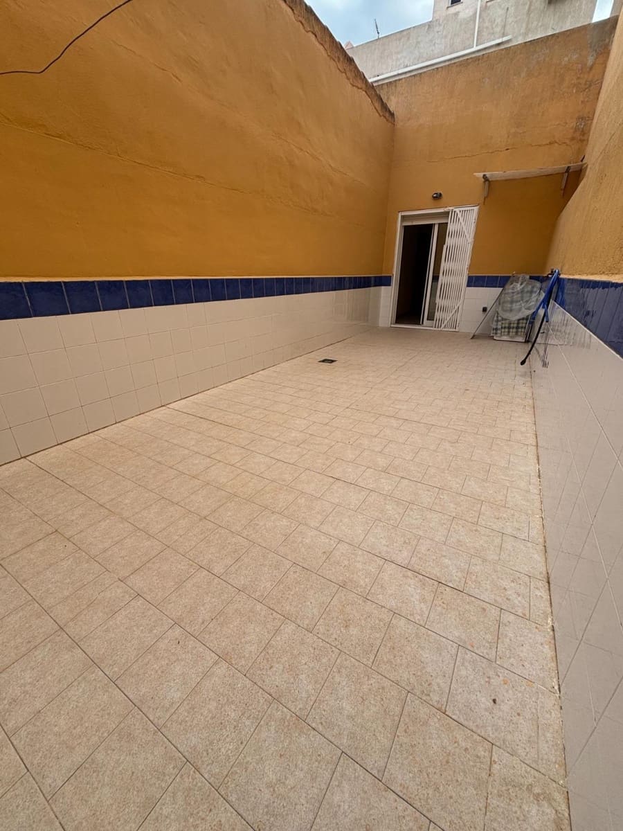 2 bedroom Flat for sale in Los Alcazares - € 137,999 (Ref: 9833677)