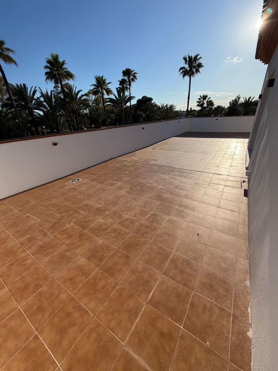 2 bedroom Flat for sale in Los Urrutias - € 269,000 (Ref: 9849393)