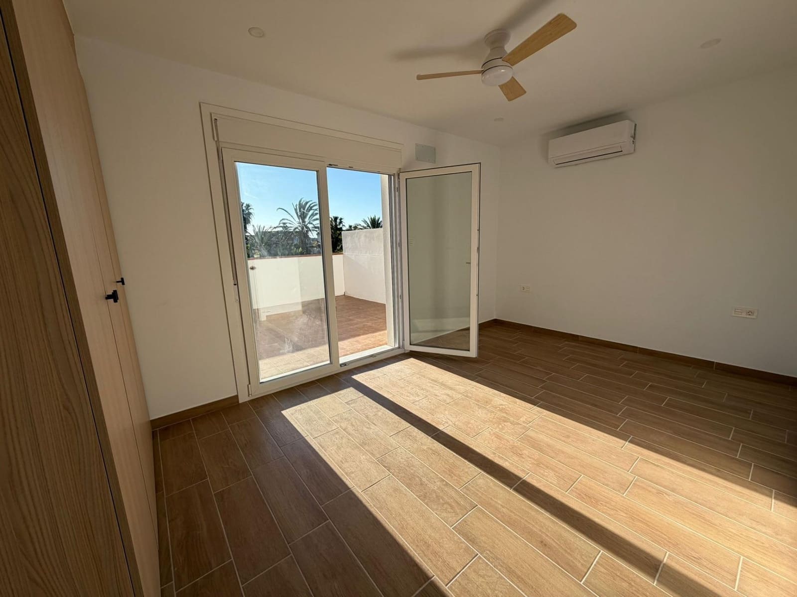 2 bedroom Flat for sale in Los Urrutias - € 269,000 (Ref: 9849393)