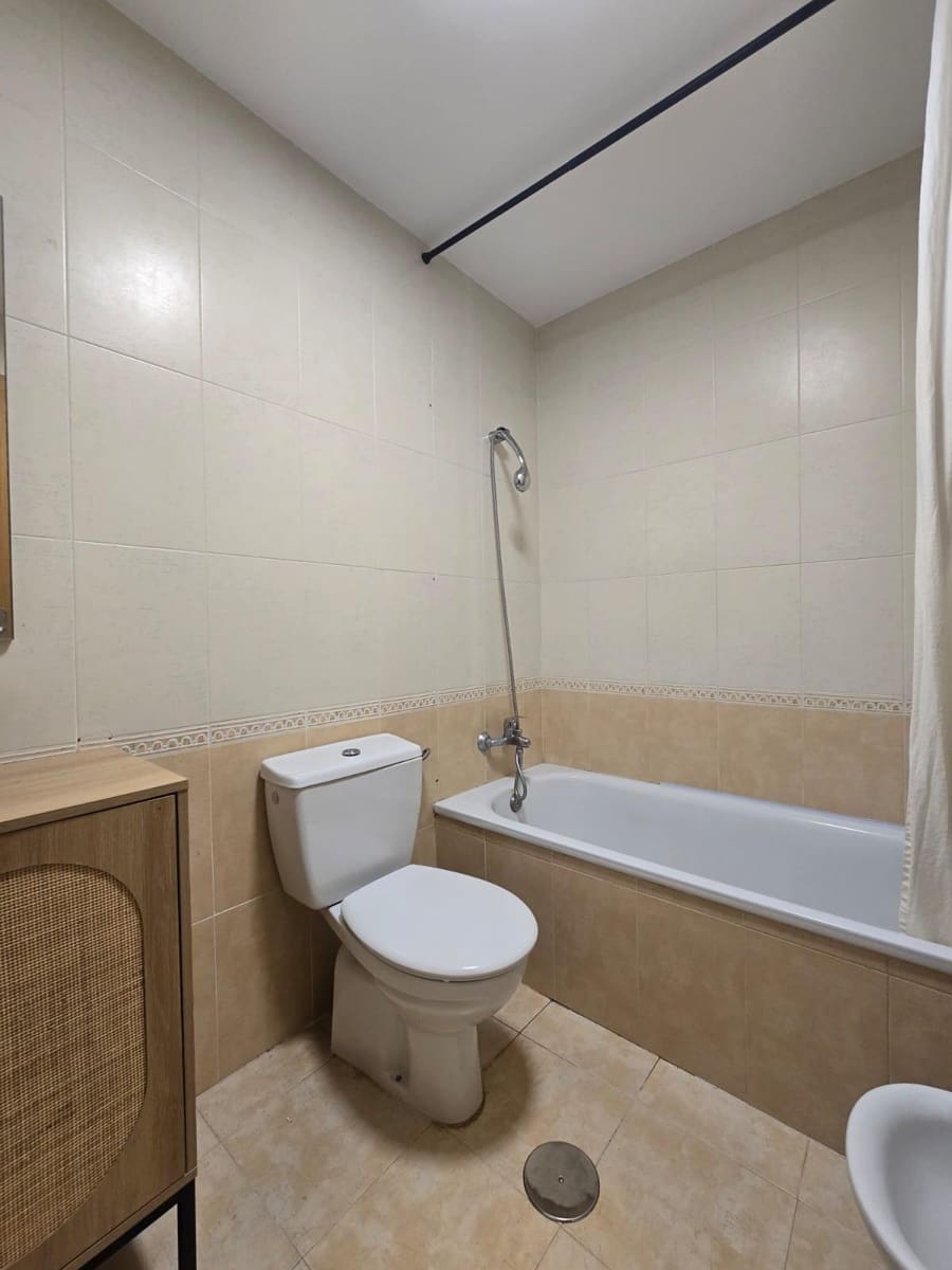 2 soverom Leilighet til salgs i Altorreal med svømmebasseng garasje - € 196 000 (Ref: 9881957)