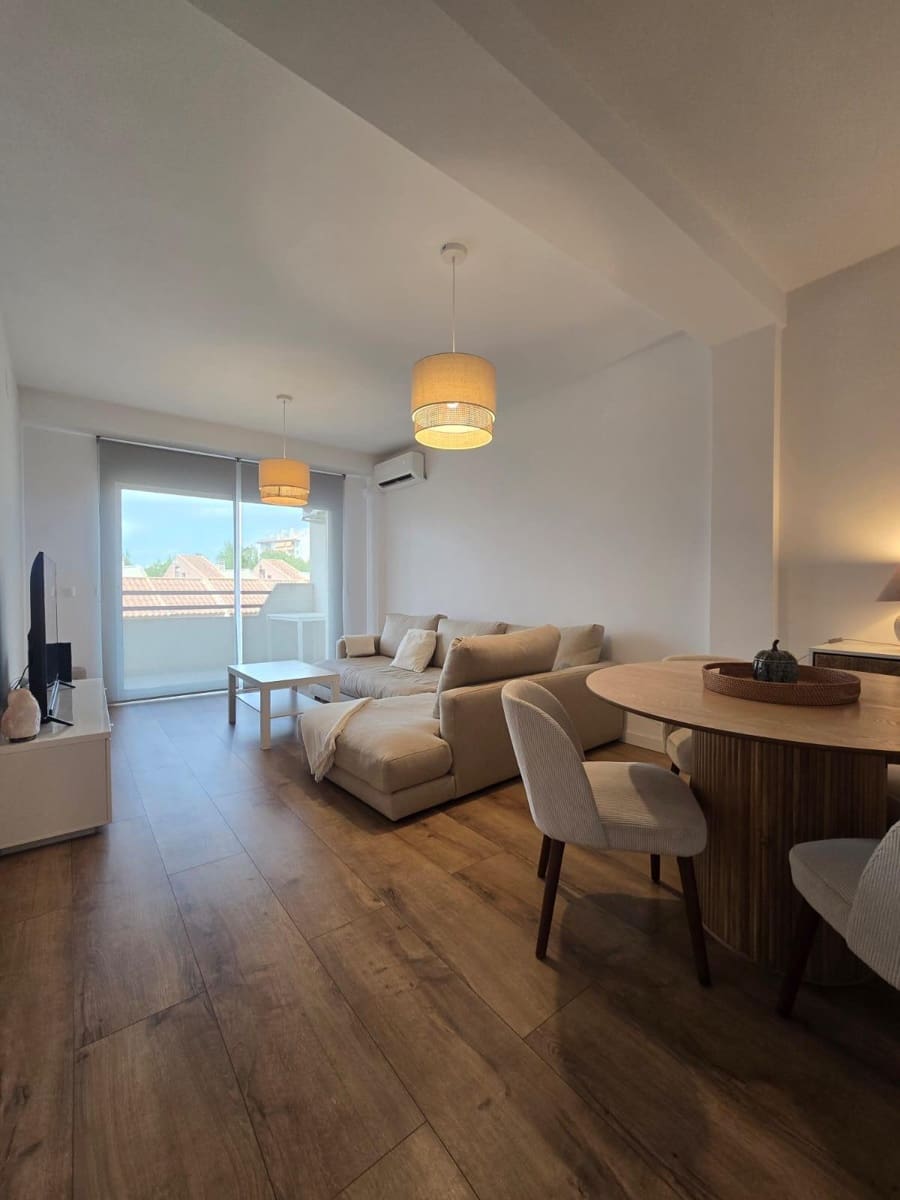 2 soverom Leilighet til salgs i Altorreal med svømmebasseng garasje - € 196 000 (Ref: 9881957)