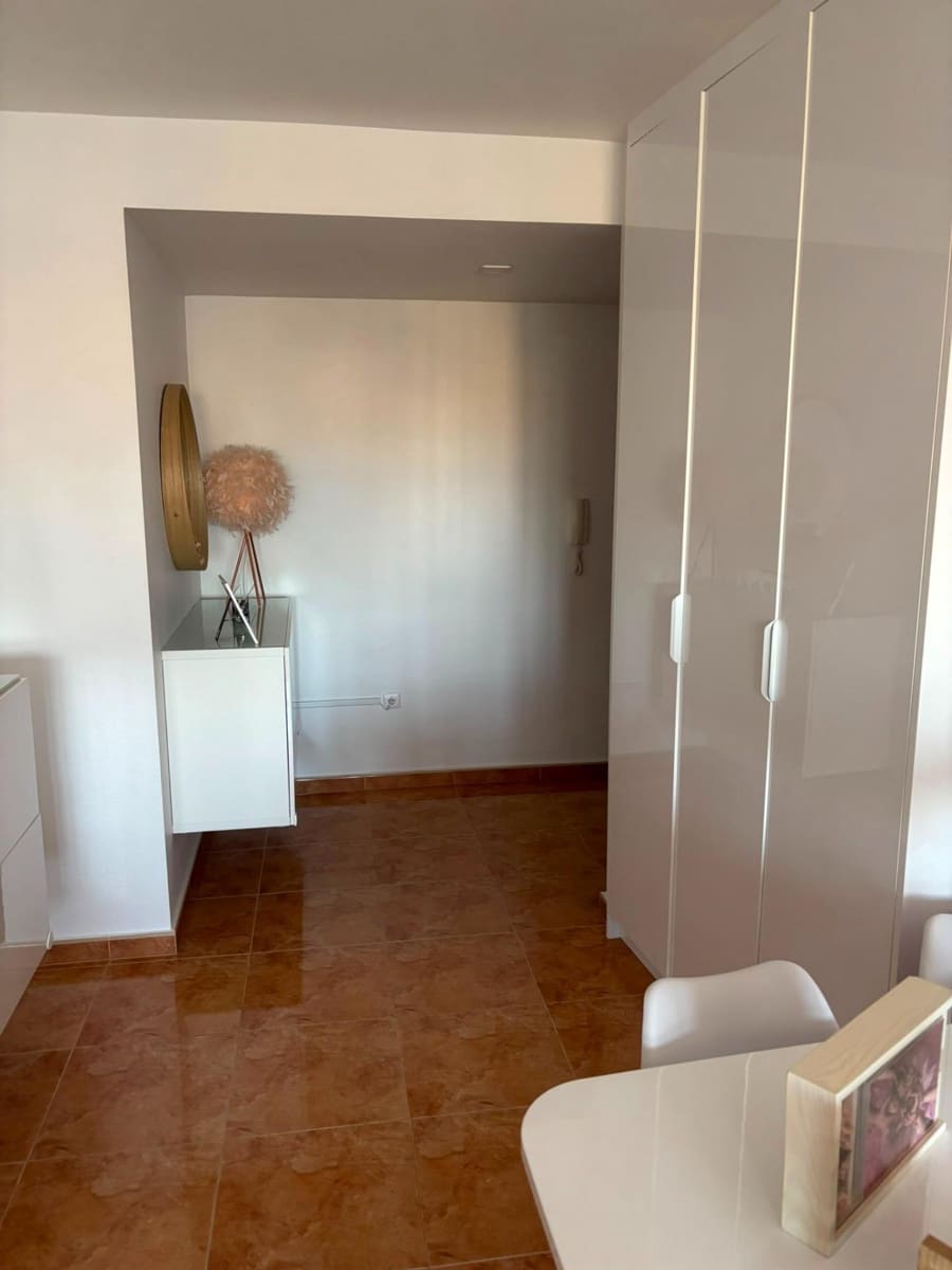 Piso de 3 habitaciones en Los Martinez del Puerto en venta con garaje - 140.000 € (Ref: 9890401)