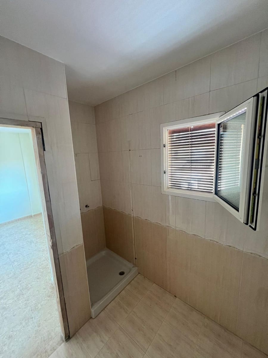 4 bedroom Apartment for sale in Puebla de Soto with garage - € 225,000 (Ref: 9896355)