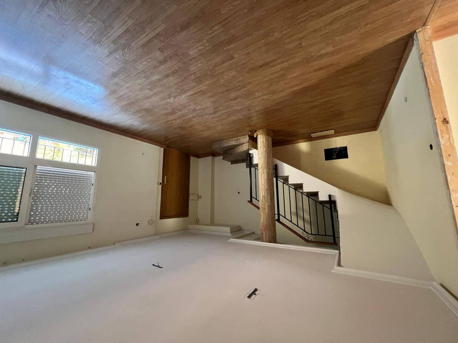 4 bedroom Apartment for sale in Puebla de Soto with garage - € 225,000 (Ref: 9896355)