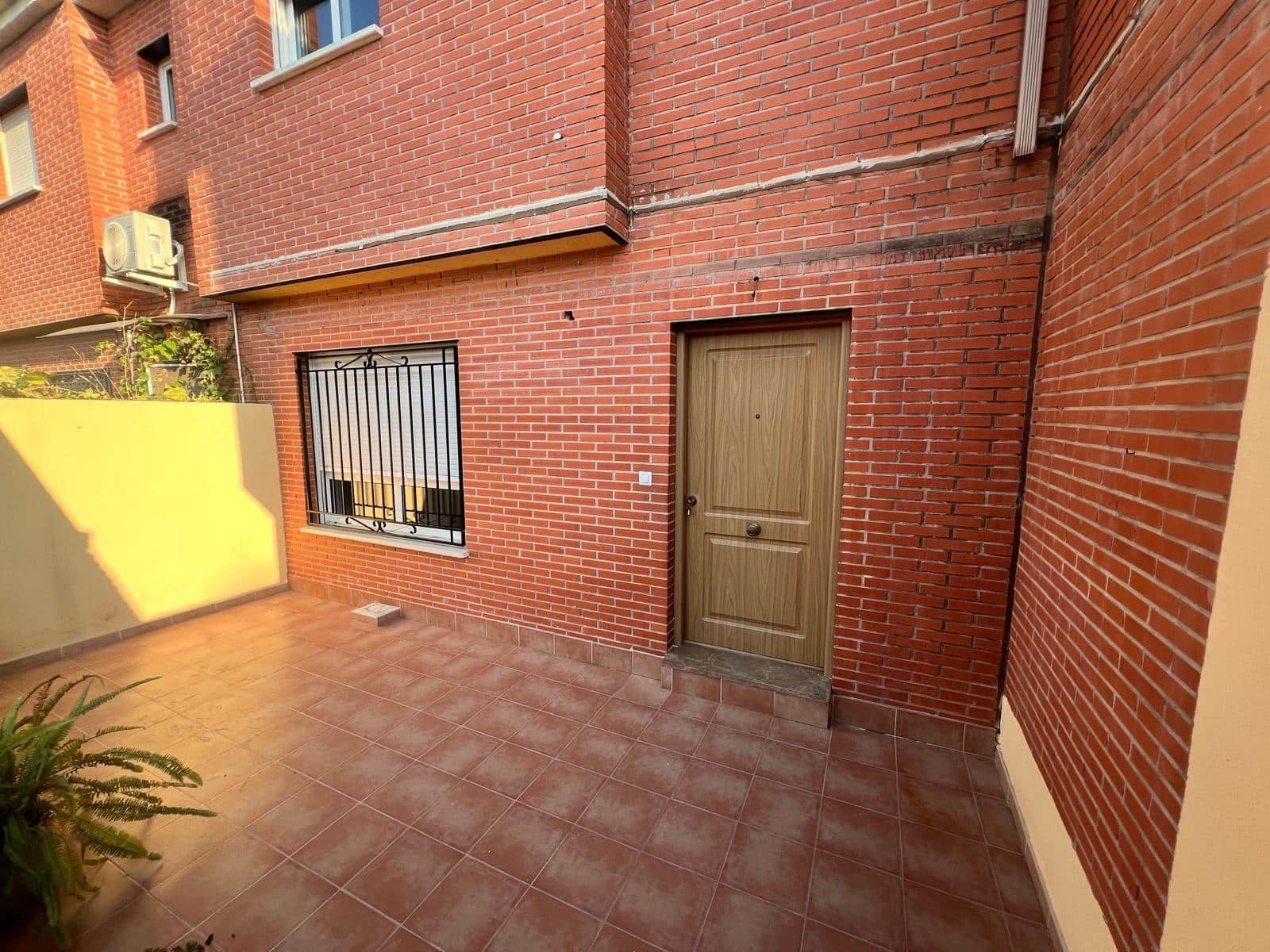4 bedroom Apartment for sale in Puebla de Soto with garage - € 225,000 (Ref: 9896355)