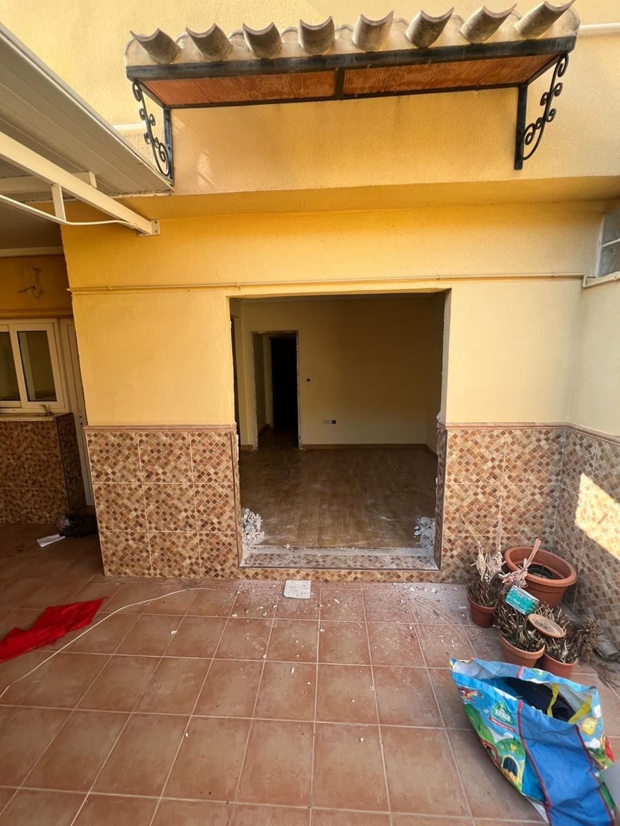 4 bedroom Apartment for sale in Puebla de Soto with garage - € 210,000 (Ref: 9896355)