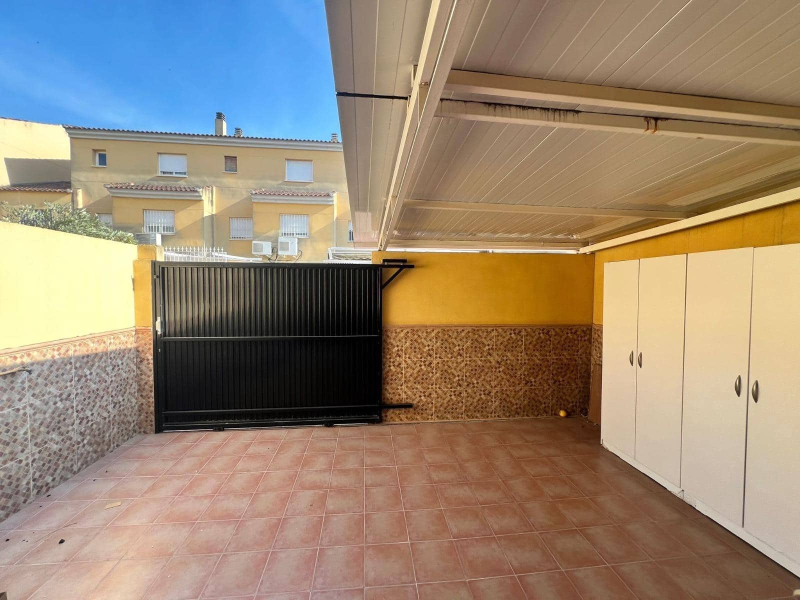 4 bedroom Apartment for sale in Puebla de Soto with garage - € 210,000 (Ref: 9896355)