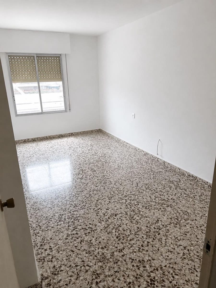 3 bedroom Flat for sale in Espinardo - € 125,000 (Ref: 9911284)