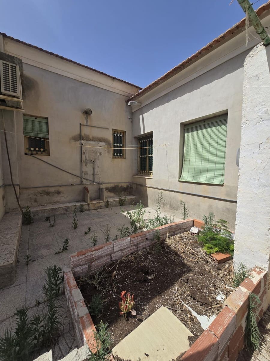 7 bedroom Townhouse for sale in Sangonera la Seca with garage - € 225,000 (Ref: 9922320)