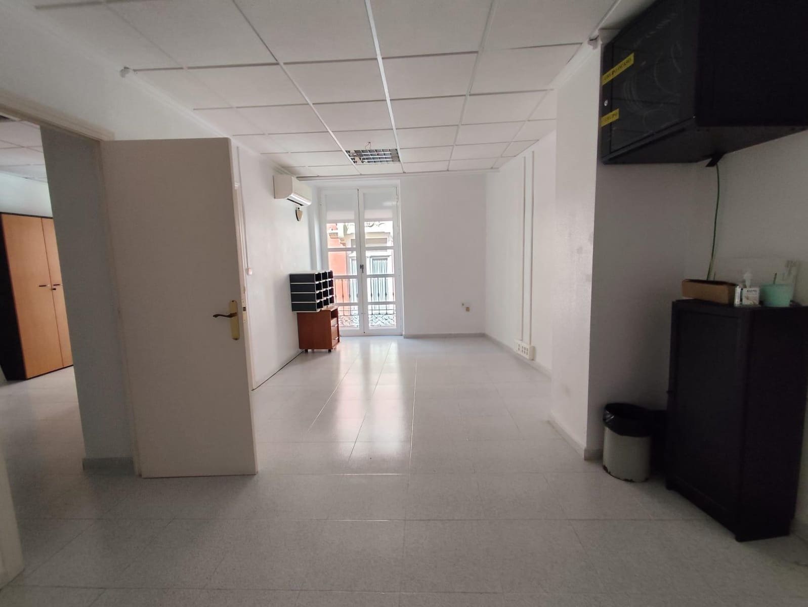Office for rent in Cartagena - € 900 (Ref: 9965301)