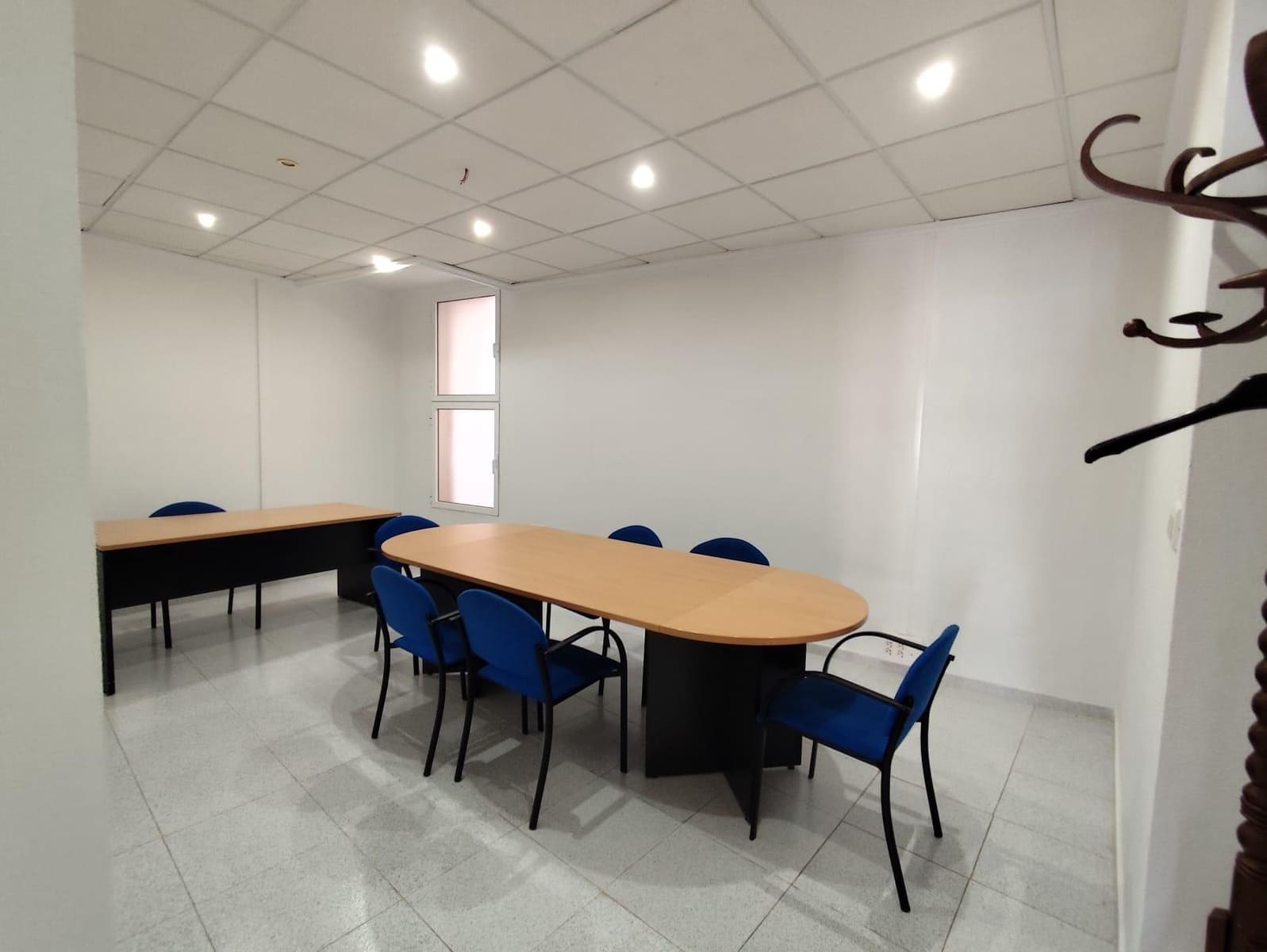 Office for rent in Cartagena - € 900 (Ref: 9965301)