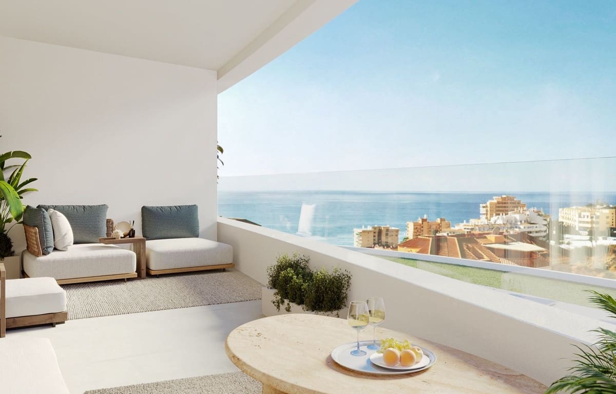 Casa de 3 habitaciones en Benalmádena en venta con piscina garaje - 840.000 € (Ref: 10059532)