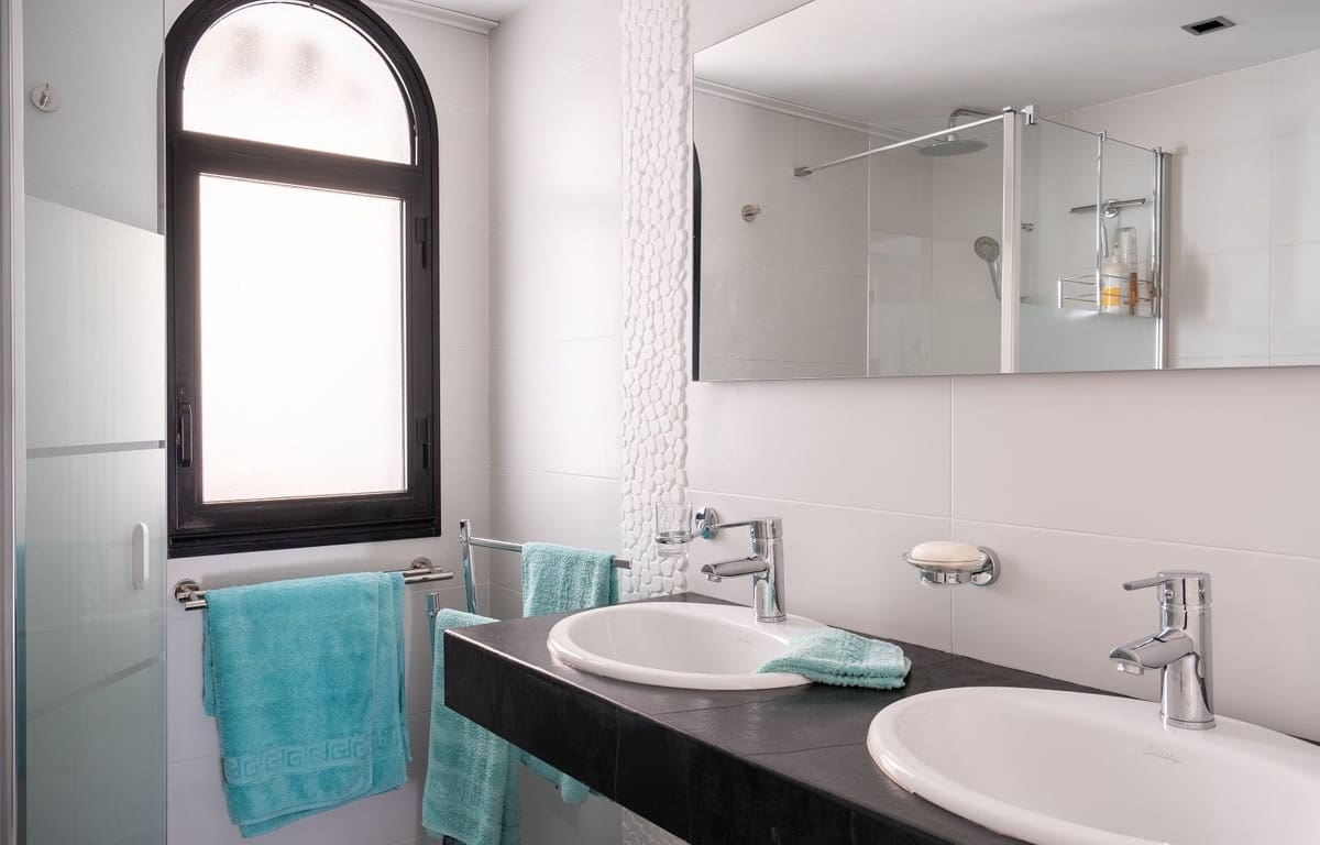 3 chambre Maison de Ville à vendre à Costalita avec piscine garage - 680 000 € (Ref: 10059535)