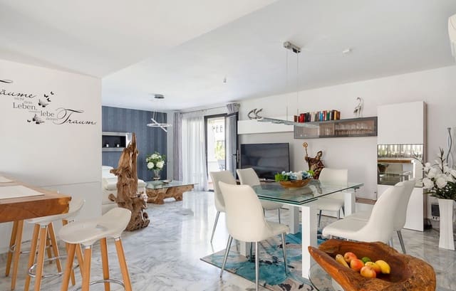 3 bedroom Townhouse for sale in Costalita, Estepona with pool garage - € 680,000 (Ref: 10059535)