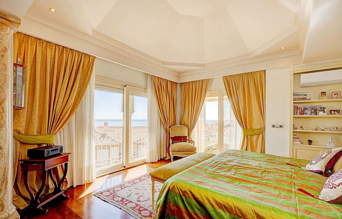 3 sypialnia Apartament na sprzedaż w Benalmadena Costa z basenem garażem - 1 533 000 € (Ref: 10059541)