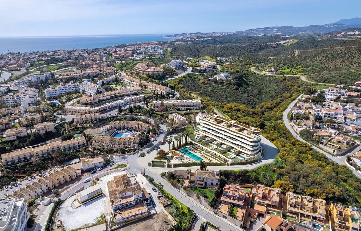 2 sovrum Lägenhet till salu i Mijas Costa med pool garage - 1 056 000 € (Ref: 8421693)