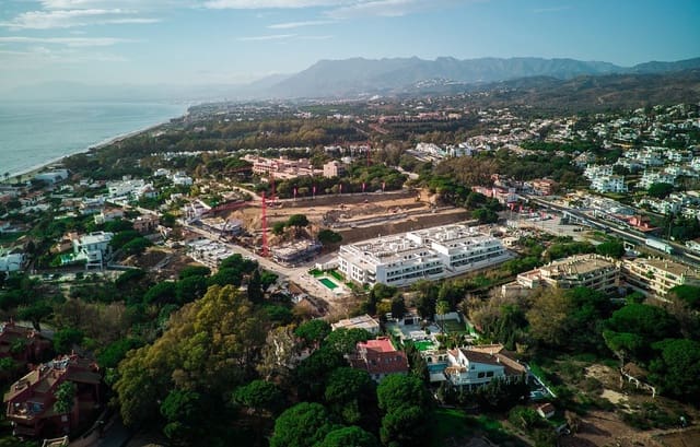 4 soveværelse Byhus til salg i Elviria, Marbella med swimmingpool garage - € 1.250.000 (Ref: 8461146)