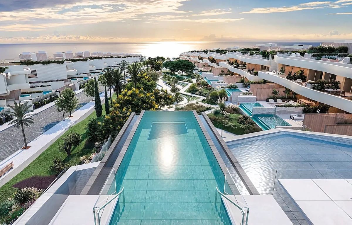 Apartamento de 3 habitaciones en Marbella en venta con piscina garaje - 4.480.000 € (Ref: 8466863)