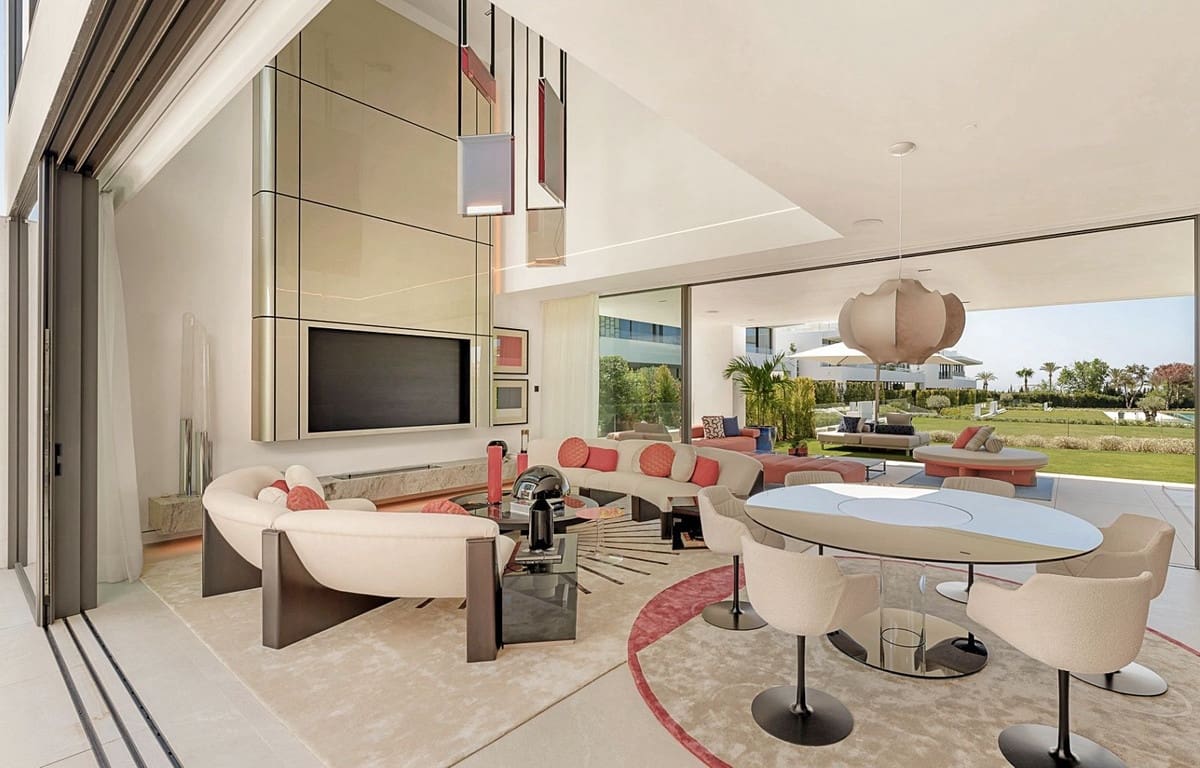 3 bedroom Villa for sale in Golden Mile with pool garage - € 7,500,000 (Ref: 8477180)